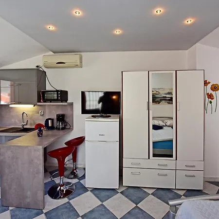 Apartment Rimac 663 *