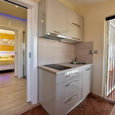Apartment Rimac 663 *
